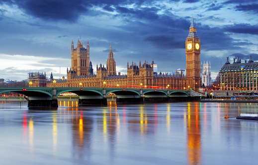 El Big Ben y el Parlamento en Londres photo