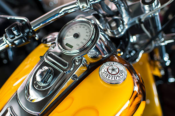 할리 데이비슨 오토바이 대시보드 및 속도계 데테일 - harley davidson engine motorcycle style 뉴스 사진 이미지