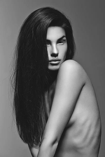 istock Beautiful fashion model 512537782