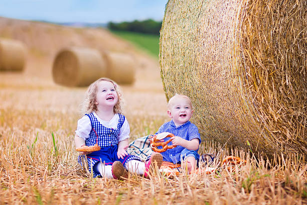 istock Fanny kids during Beer Fest 512547131