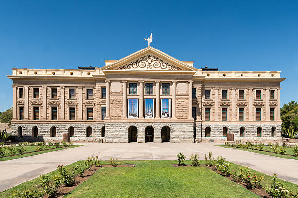 capitólio do estado do arizona - legislature building imagens e fotografias de stock