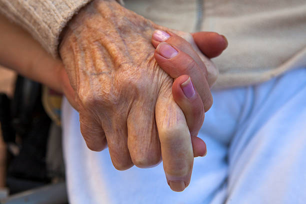 istock Women's hands. Mother and daughter 512571705