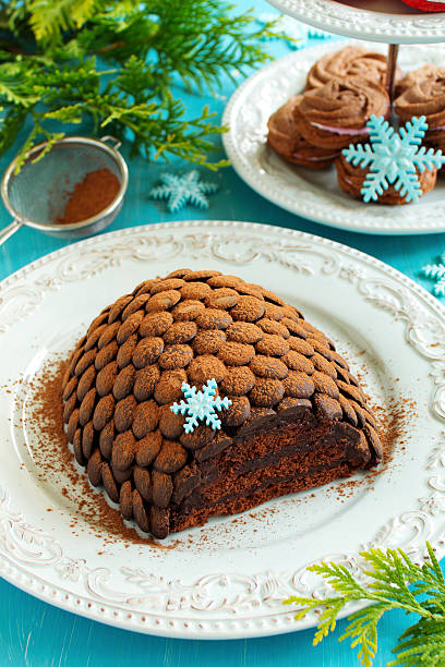 шоколадный рпи конусообразными идеей рожденственский пирог - рожденственский подарок стоковые фото и изображения