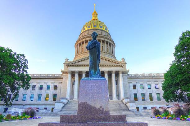 istock Lincoln Statue - West Virginia State Capitol Building 512573925