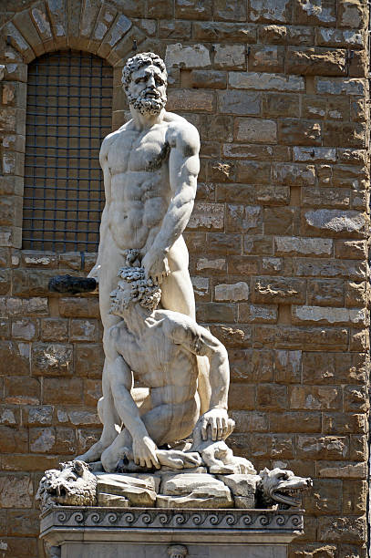 istock Statue in Florence, Italy 512575092