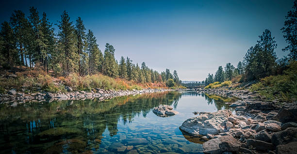 centennial trail den spokane river - bundesstaat washington stock-fotos und bilder