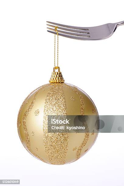 大きなゴールドクリスマスボールの白い背景にフォーク - お祝いのストックフォトや画像を多数ご用意 - お祝い, カットアウト, カトラリー