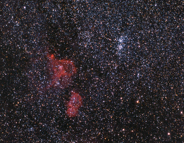 cluster et nébuleuses inexplorées double - nebula supernova perseus astronomy photos et images de collection
