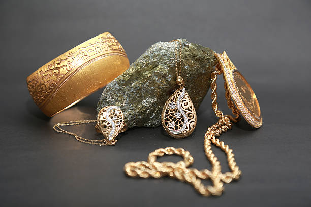 istock pure gold and gold-finished 512606359