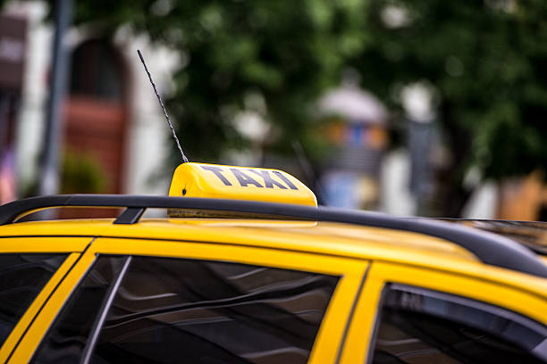 istock Taxi close-up 512619060