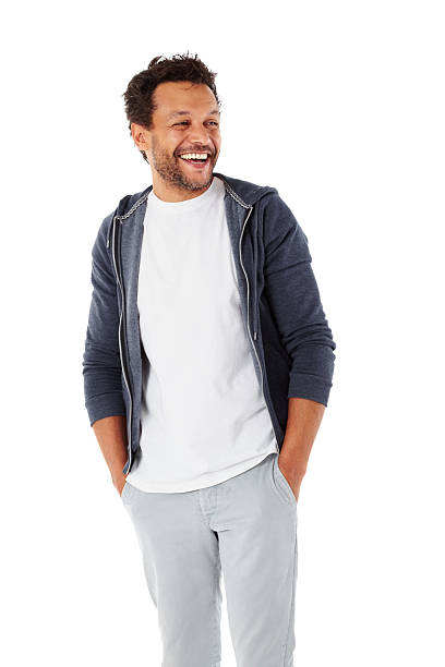 elegante hombre mirando a áfrica modelo sonriendo - encuadre de tres cuartos fotografías e imágenes de stock