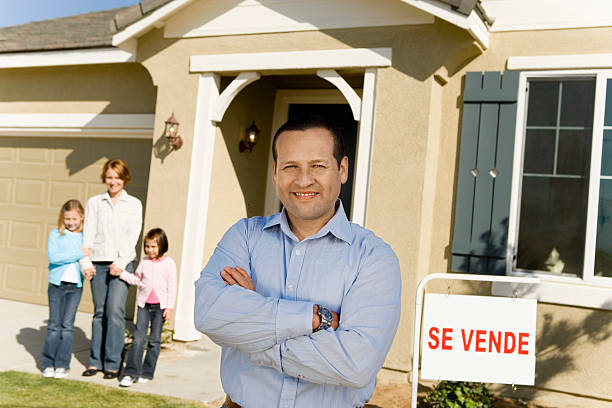 istock Family with New Home 512627499