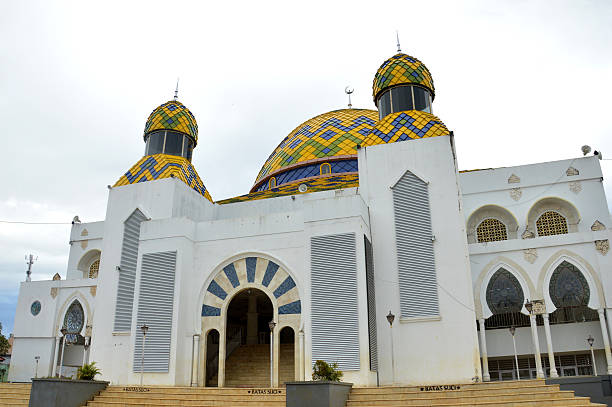 istock Great Mosque At Taqwa Tideng Pala Indonesia 512639174