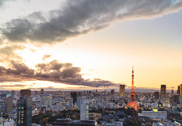 istock Twilight scene of Tokyo Tower in Tokyo 512691400