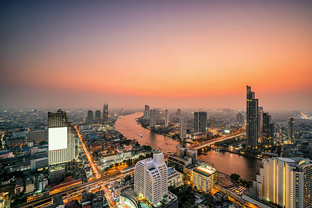 istock elevated view of City at dusk 512692272