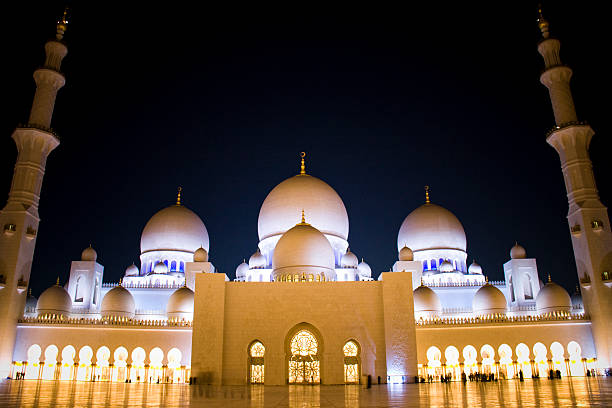 istock Sheikh Zayed Grand Mosque in Abu Dhabi 512693935