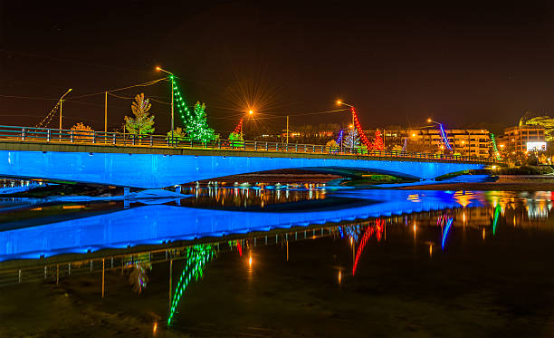 istock Ferdowsi Bridge on the Zayanderud river in Isfahan - Iran 512702160