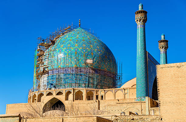 vue du shah (mosquée imam) de ispahan, iran - spirituality famous place isfahan dome photos et images de collection