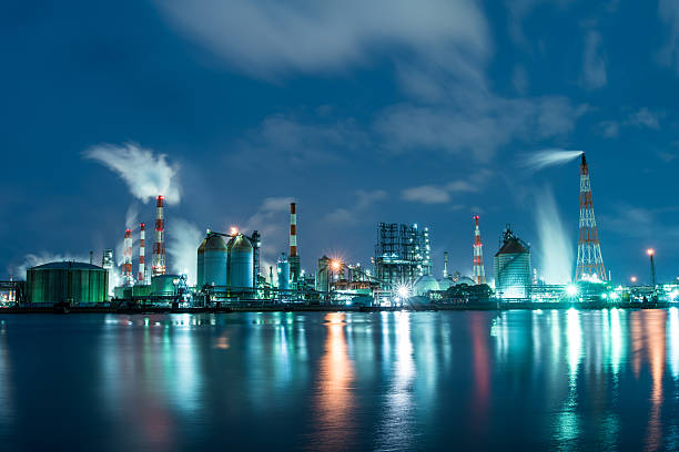 Petrochemical factory at night working 24 hours a day A large factory at night in Japan okayama prefecture stock pictures, royalty-free photos & images