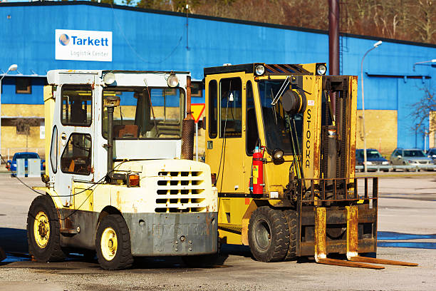 forklifts - tarkett imagens e fotografias de stock