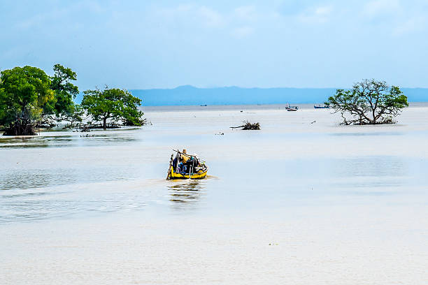 istock Estuary View - Go Sailing to the open water 512745034