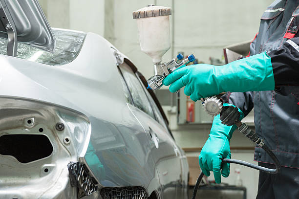 istock painting a car 512750442
