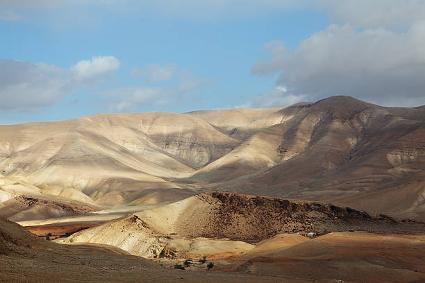 istock The morning in mountains of Samaria 512801911