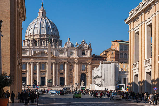 로마. via della 콘실리아지오네 및 성 베드로 퍼사드, 관광 - vatican dome michelangelo europe 뉴스 사진 이미지