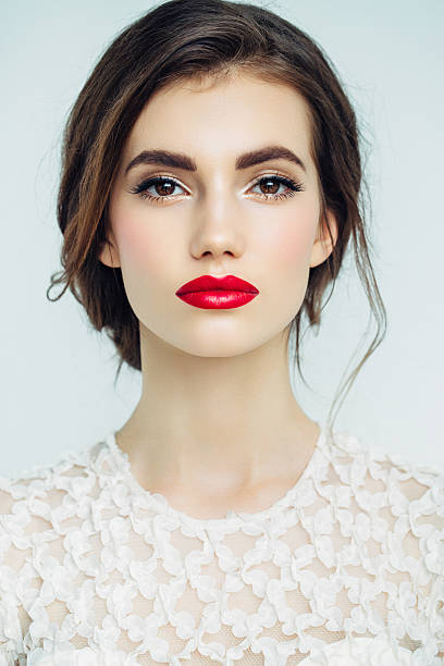 istock Young beautiful woman 512815944