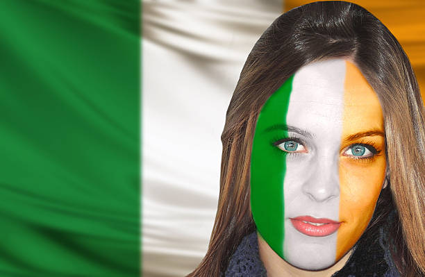 bela irlandês ventilador - republic of ireland flag human face irish culture - fotografias e filmes do acervo