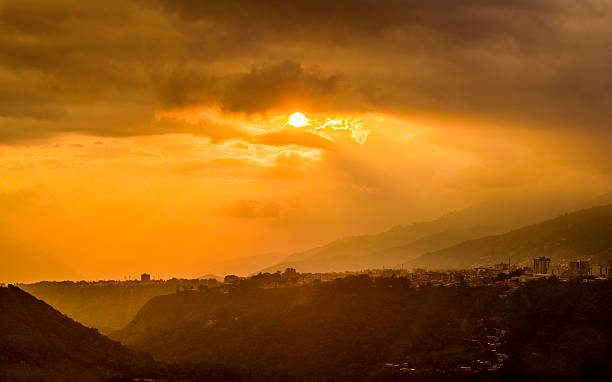 Golden Sunset,throw the mountains los andes  location : venezuela mérida los andes  landscape of the mountains in merida venezuela stock pictures, royalty-free photos & images