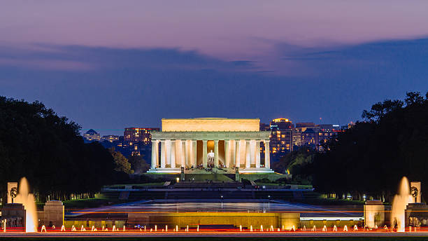 istock Lincoln Memorial at night. 512862667