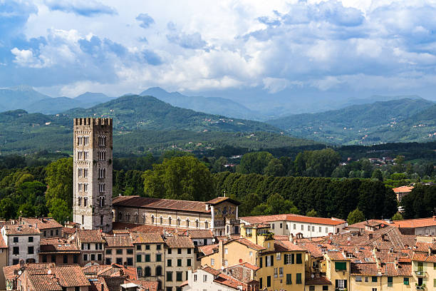 istock Cityview and hills in the backgroud_01 512866015