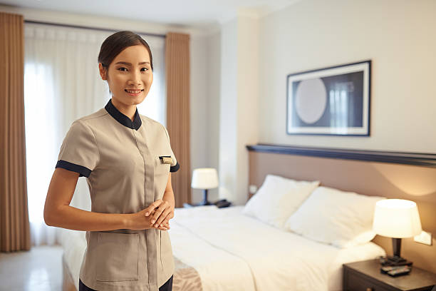 사랑스러움 chambermaid - hotel greeting welcome sign service 뉴스 사진 이미지