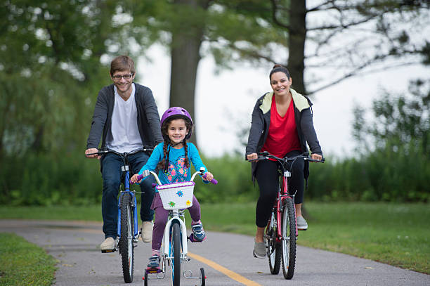 istock Family Spending Quality Time in Nature 512887480