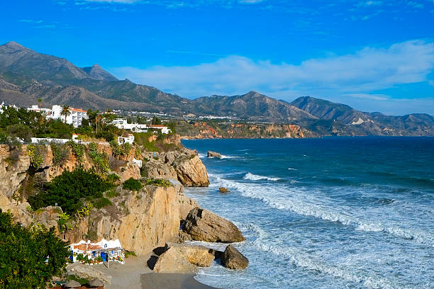 costa do norte de nerja, em espanha - nerja imagens e fotografias de stock