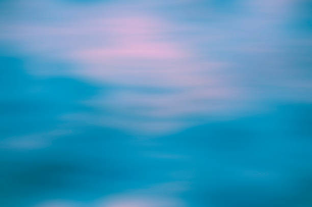 istock Clear blue water, seascape ripple abstract in blurred background 512907520