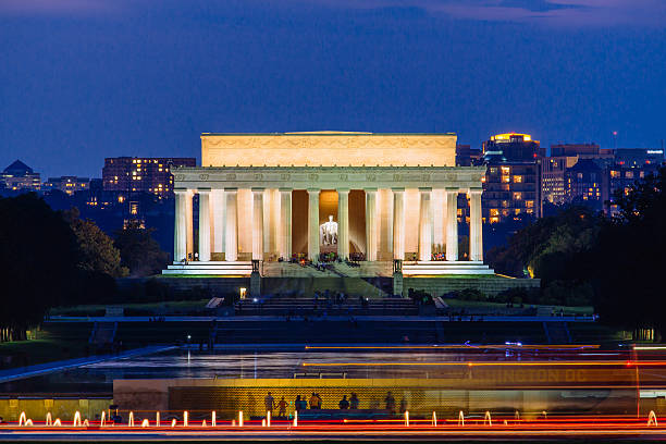 istock Lincoln Memorial at night. 512938337