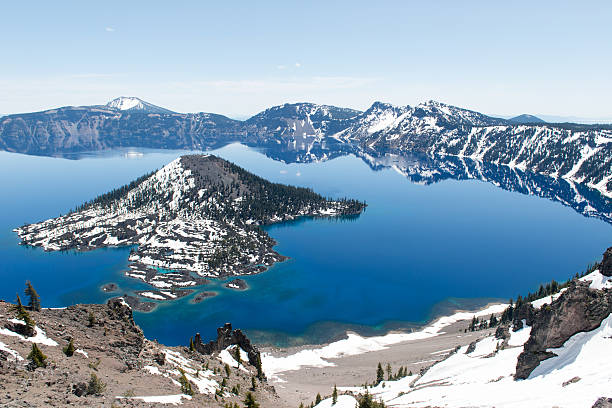 istock Crater Lake National Park, Oregon 512963183