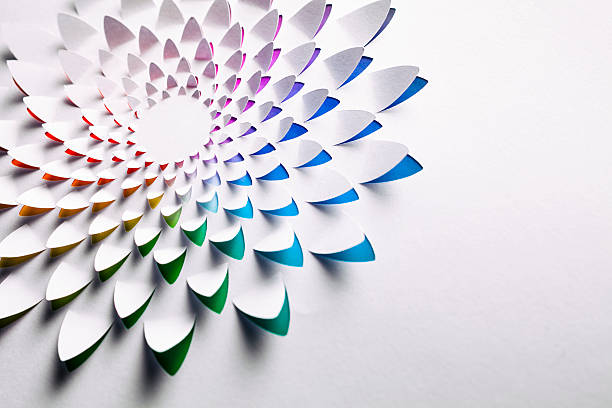 abstrato flor de papel do arco-íris cuttet - flower single flower macro abstract - fotografias e filmes do acervo