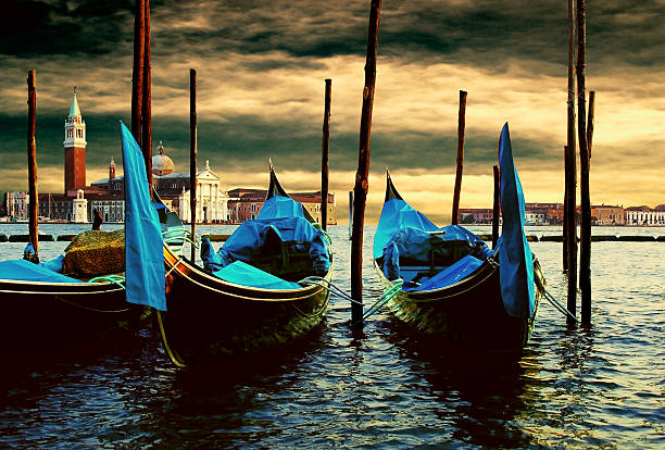 venecie-voyage romantique pleace - travel outdoors tourist venice italy photos et images de collection