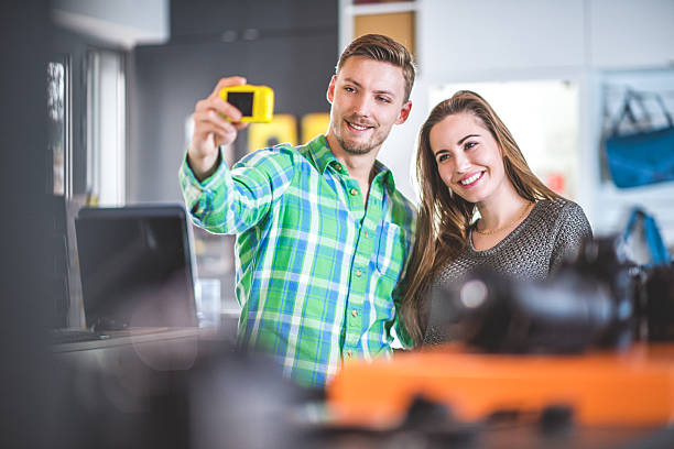 istock Couple in the store taking a selfie image 512981826
