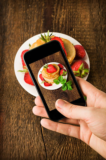 istock Smartphone shot food photo 512992191