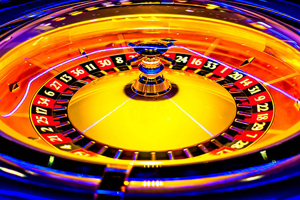 roleta - roulette roulette wheel gambling roulette table - fotografias e filmes do acervo