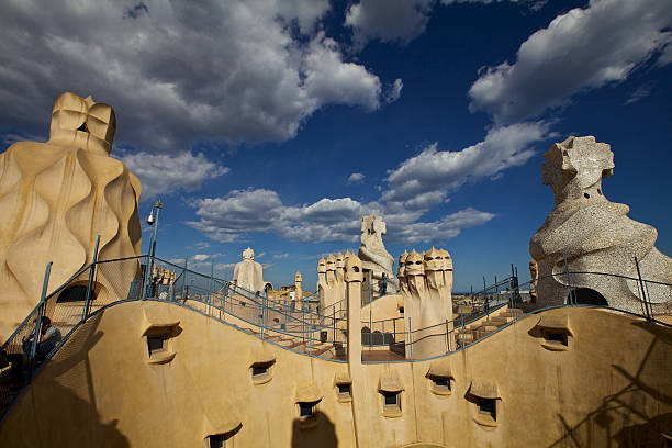 la pedrera em barcelona - la pedrera imagens e fotografias de stock