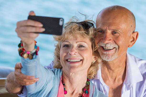 istock Selfie by the sea 513019007