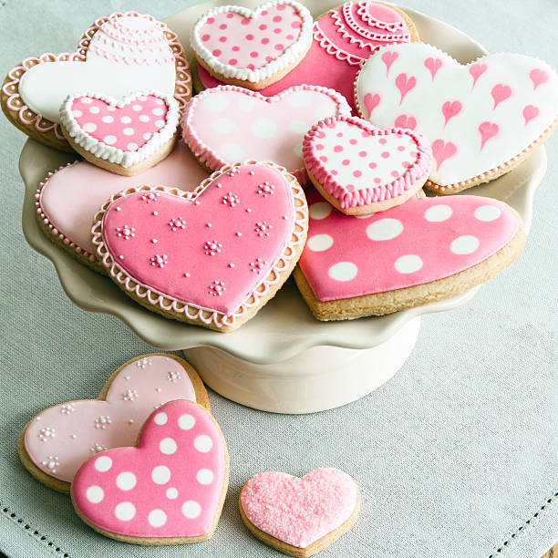 valentine pliki cookie - heart shaped cookie zdjęcia i obrazy z banku zdjęć