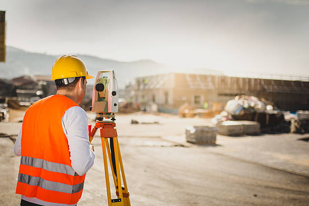 land surveyor - tachymeter stock-fotos und bilder