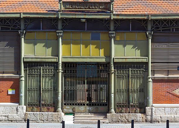 istock old market built in 1882 brick and iron columns, Valladolid 513072351