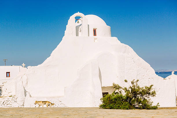 istock Paraportiani  Ancient Church in Mykonos 513074647